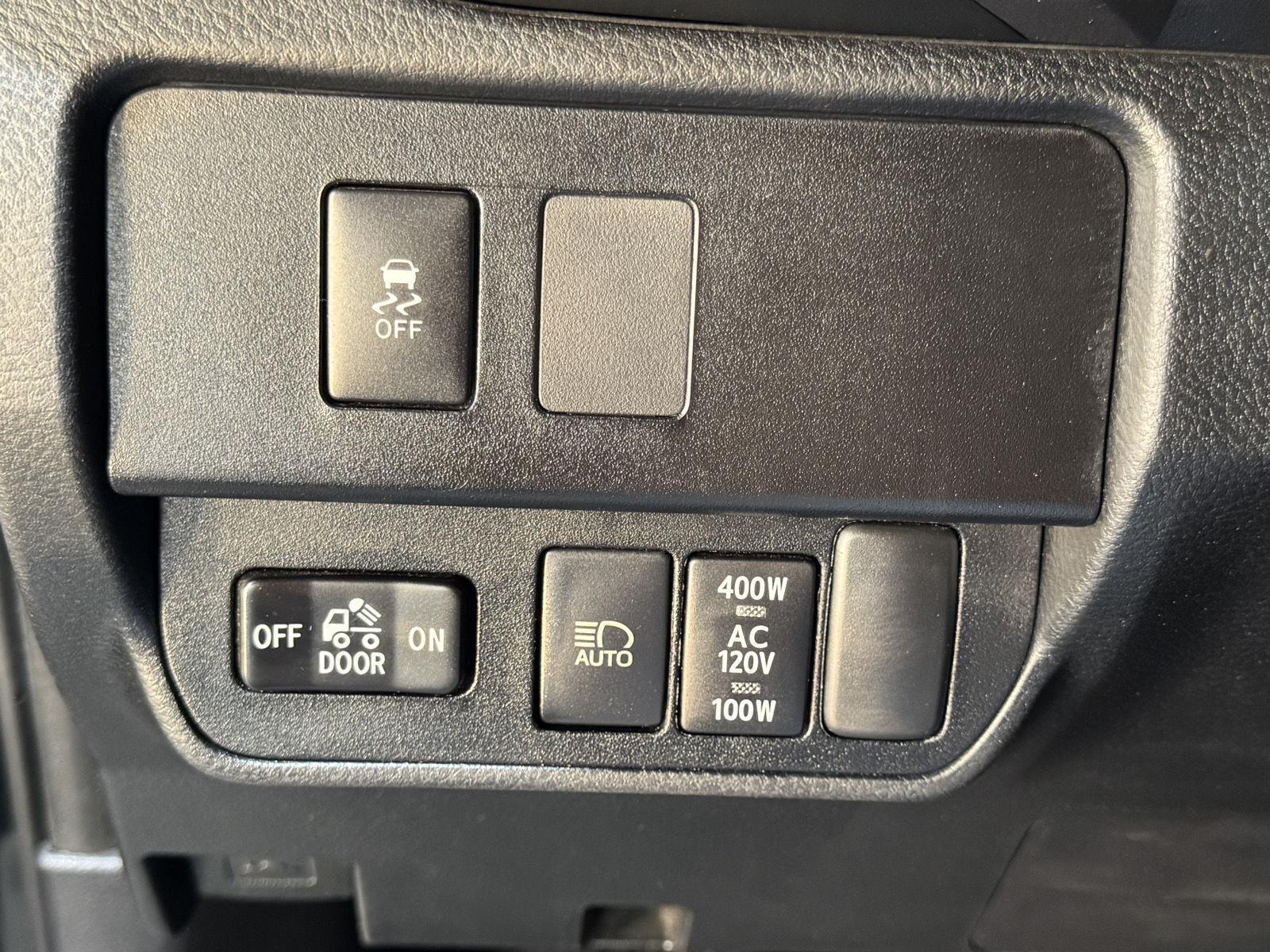 Vehicle photo 35