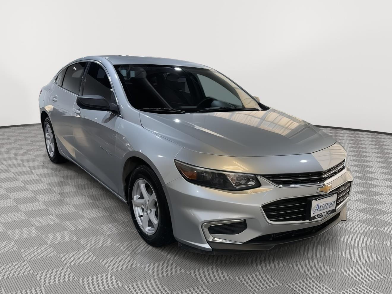 Vehicle photo 5