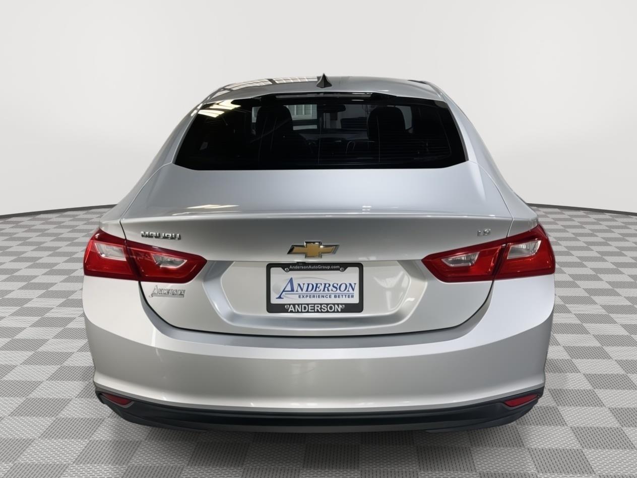 Vehicle photo 8
