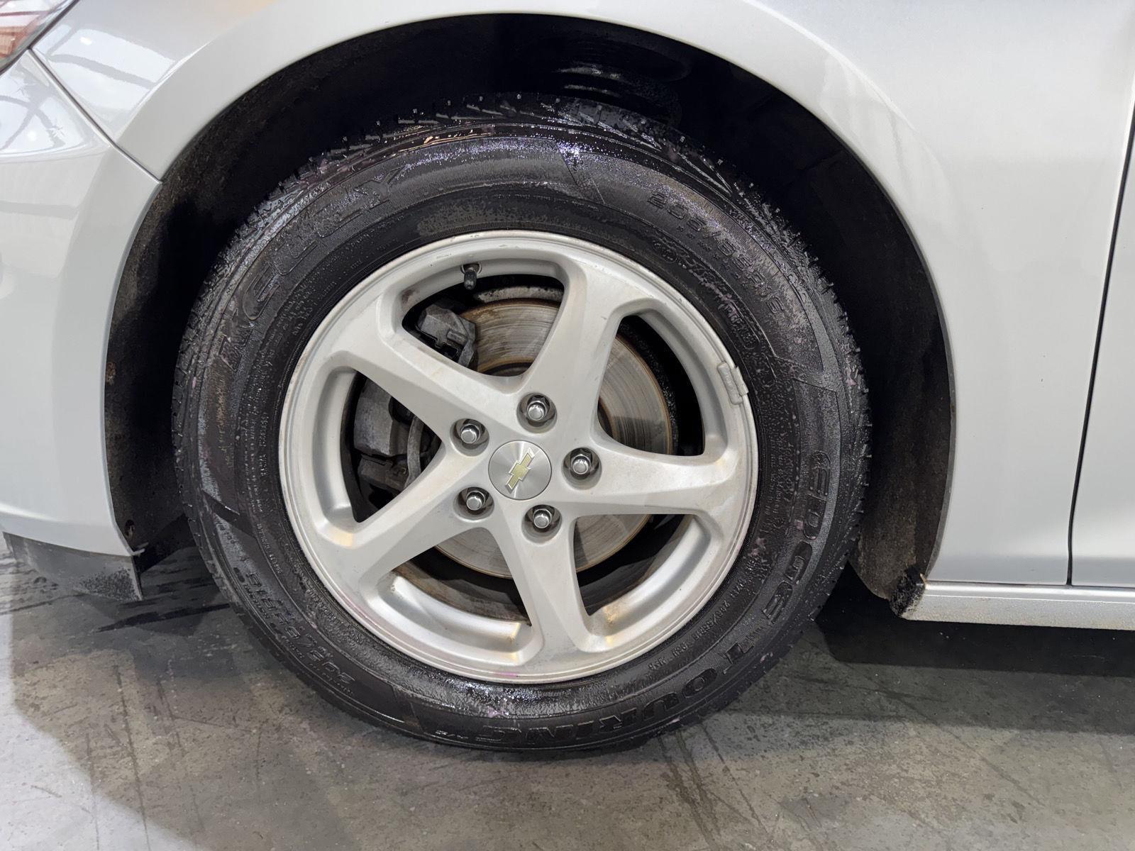 Vehicle photo 10