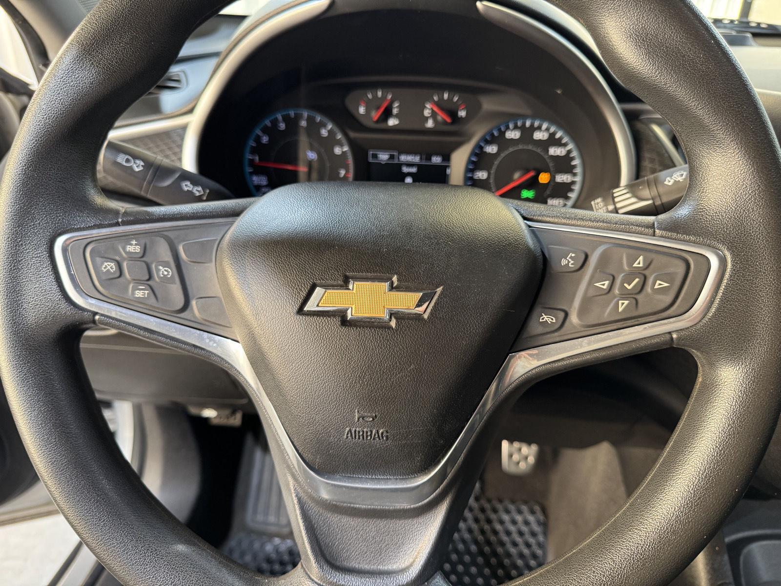 Vehicle photo 13