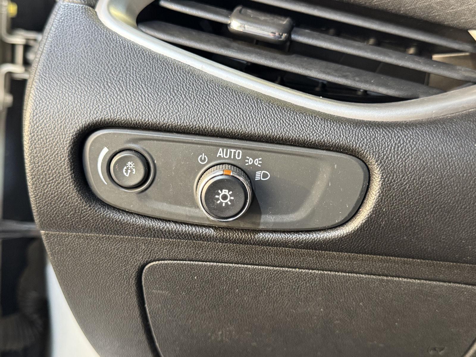 Vehicle photo 16