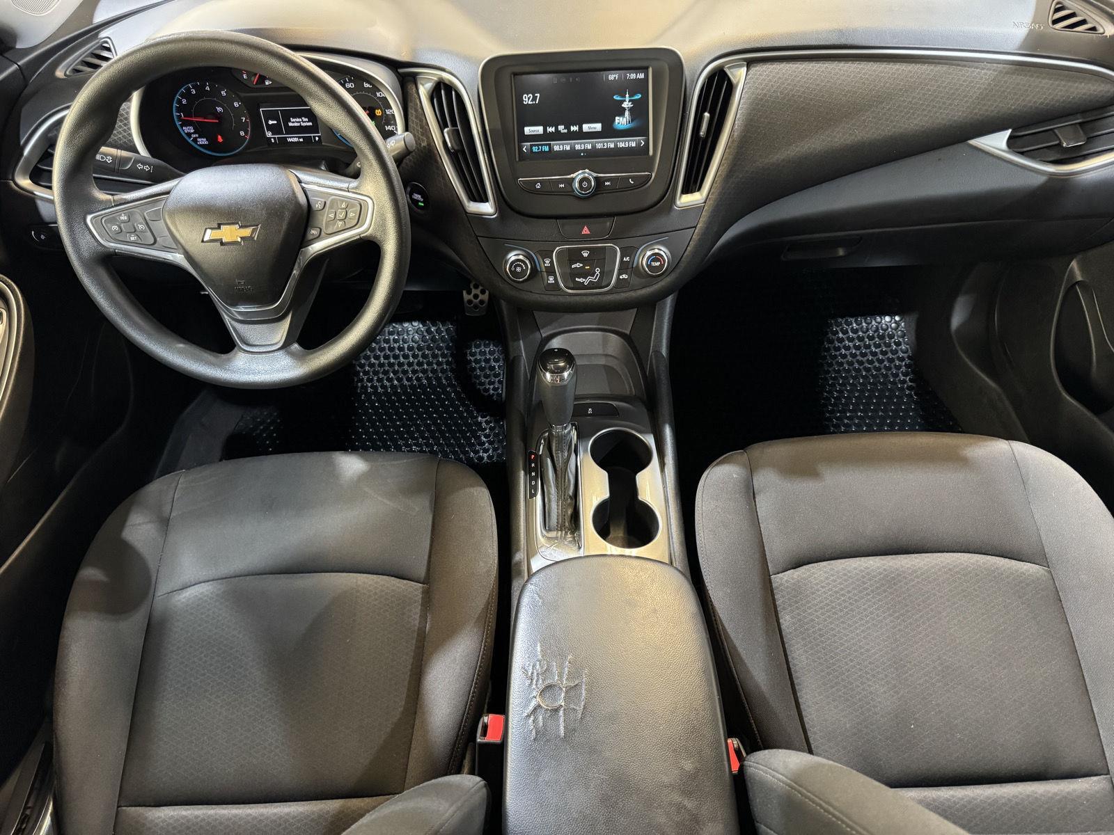 Vehicle photo 19