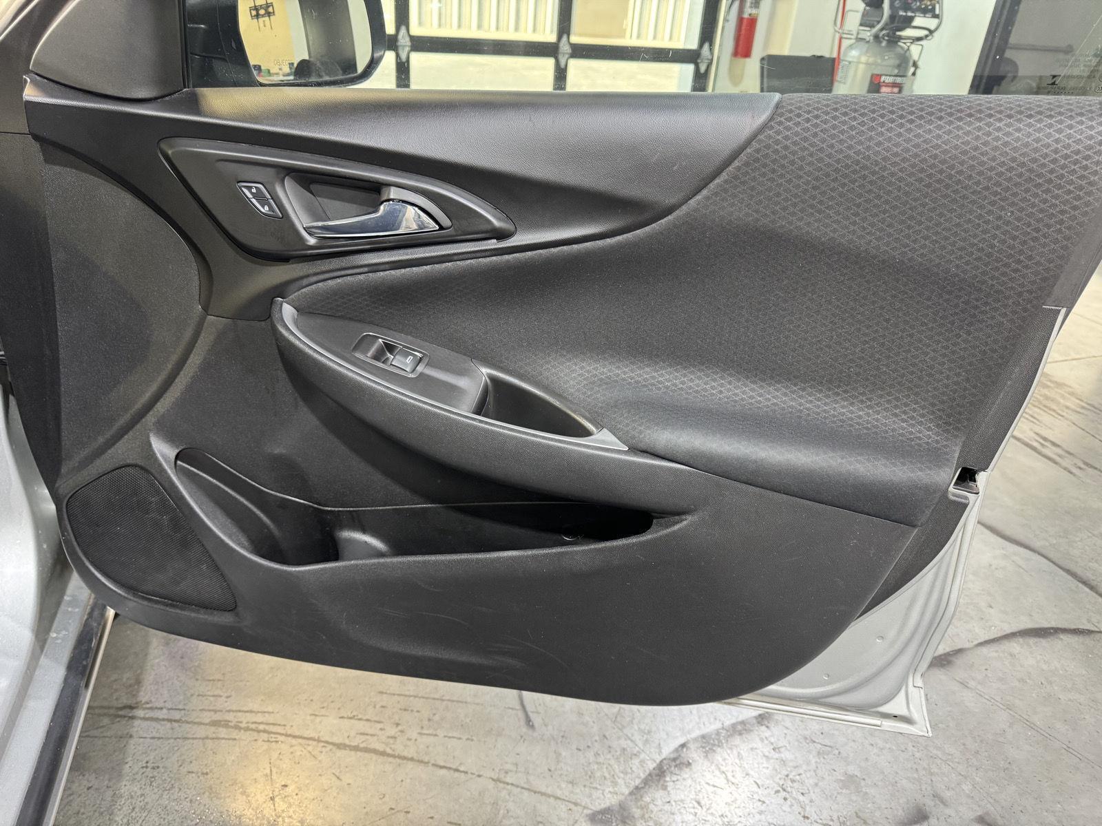 Vehicle photo 21