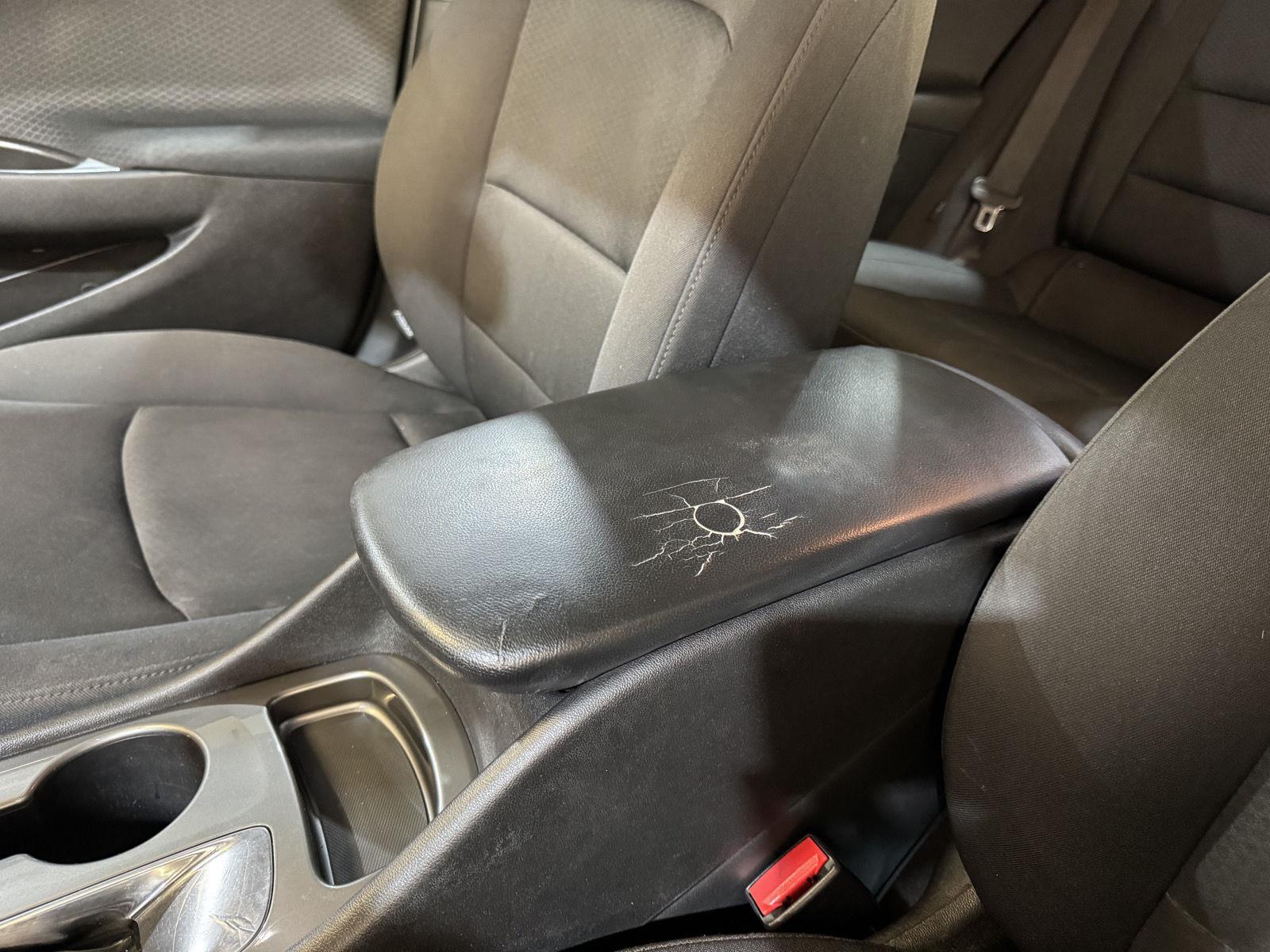 Vehicle photo 33