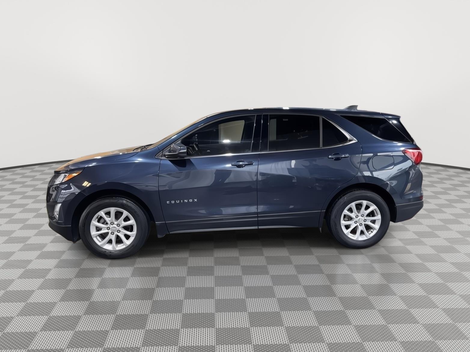 Vehicle photo 2