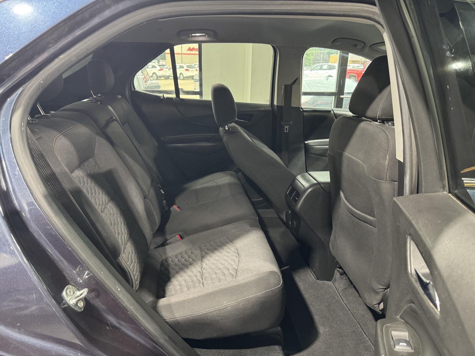 Vehicle photo 23