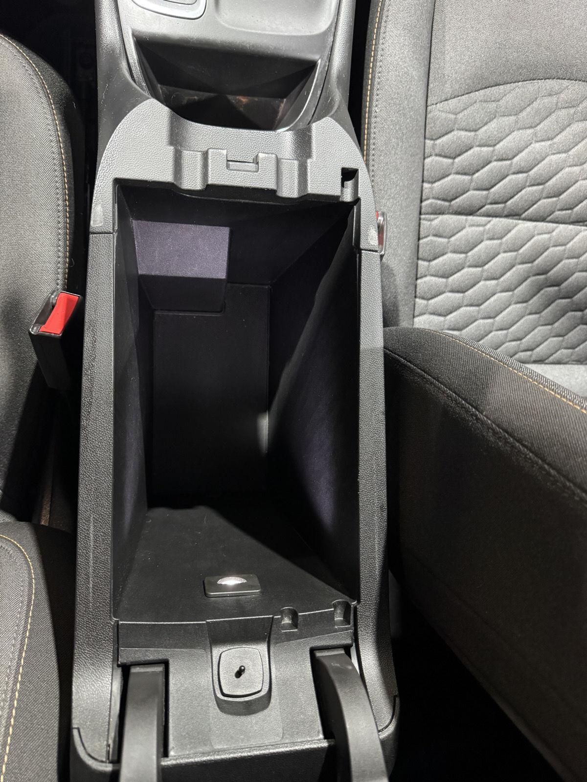 Vehicle photo 32