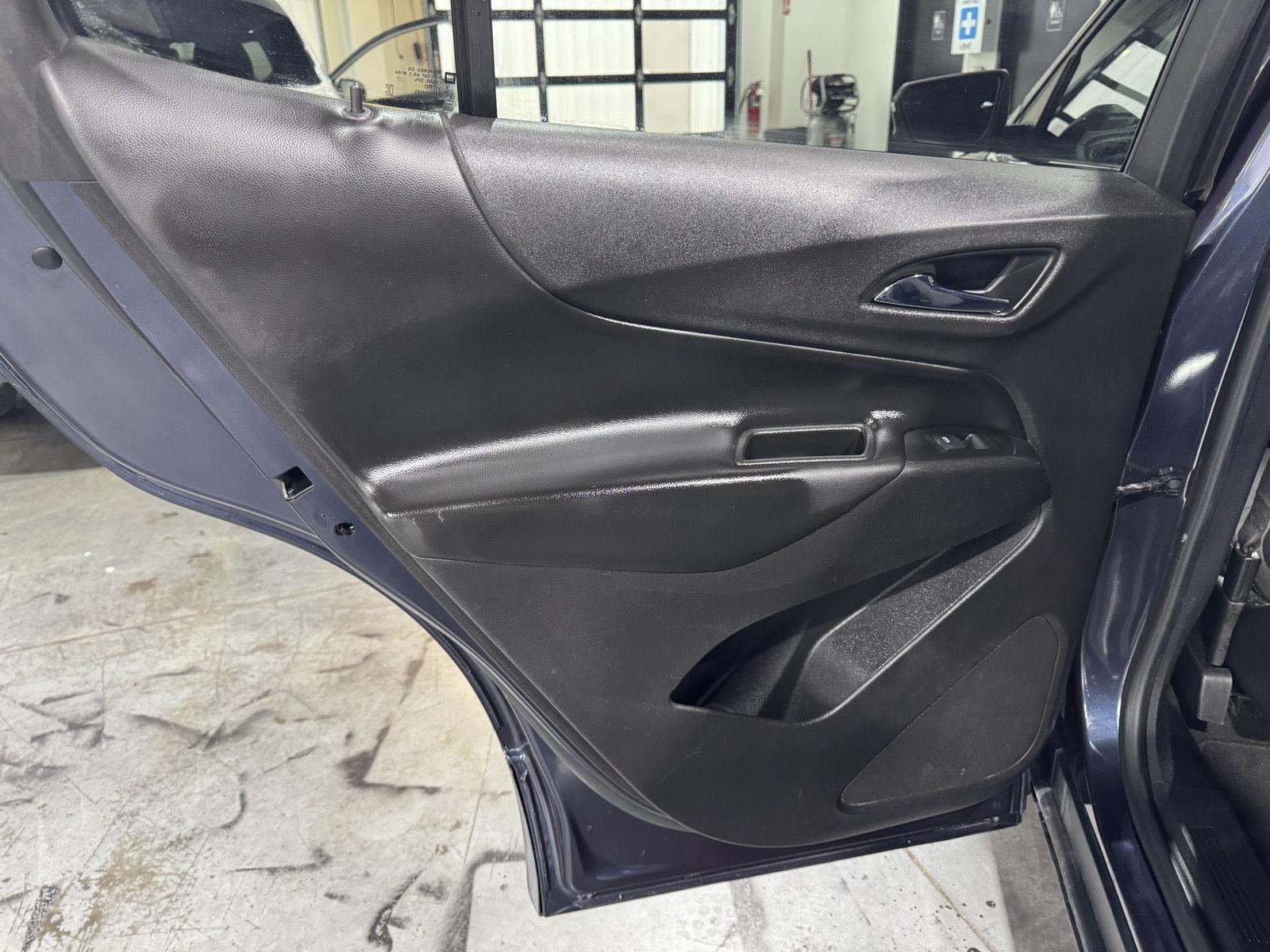 Vehicle photo 24