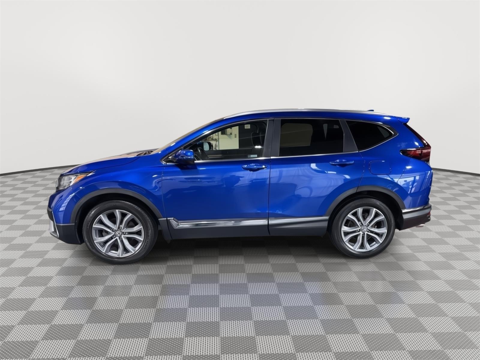 Used 2020 Honda CR-V Touring with VIN 7FARW2H9XLE008590 for sale in Kansas City