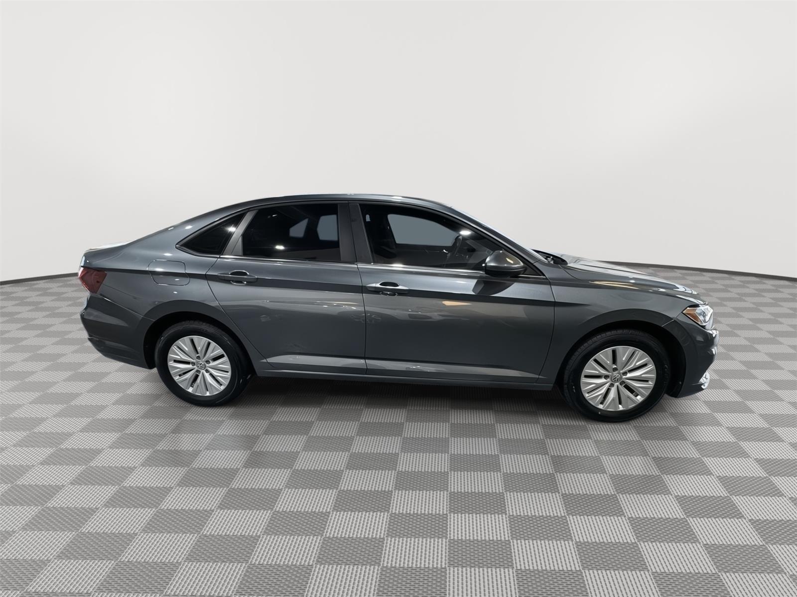 Vehicle photo 5