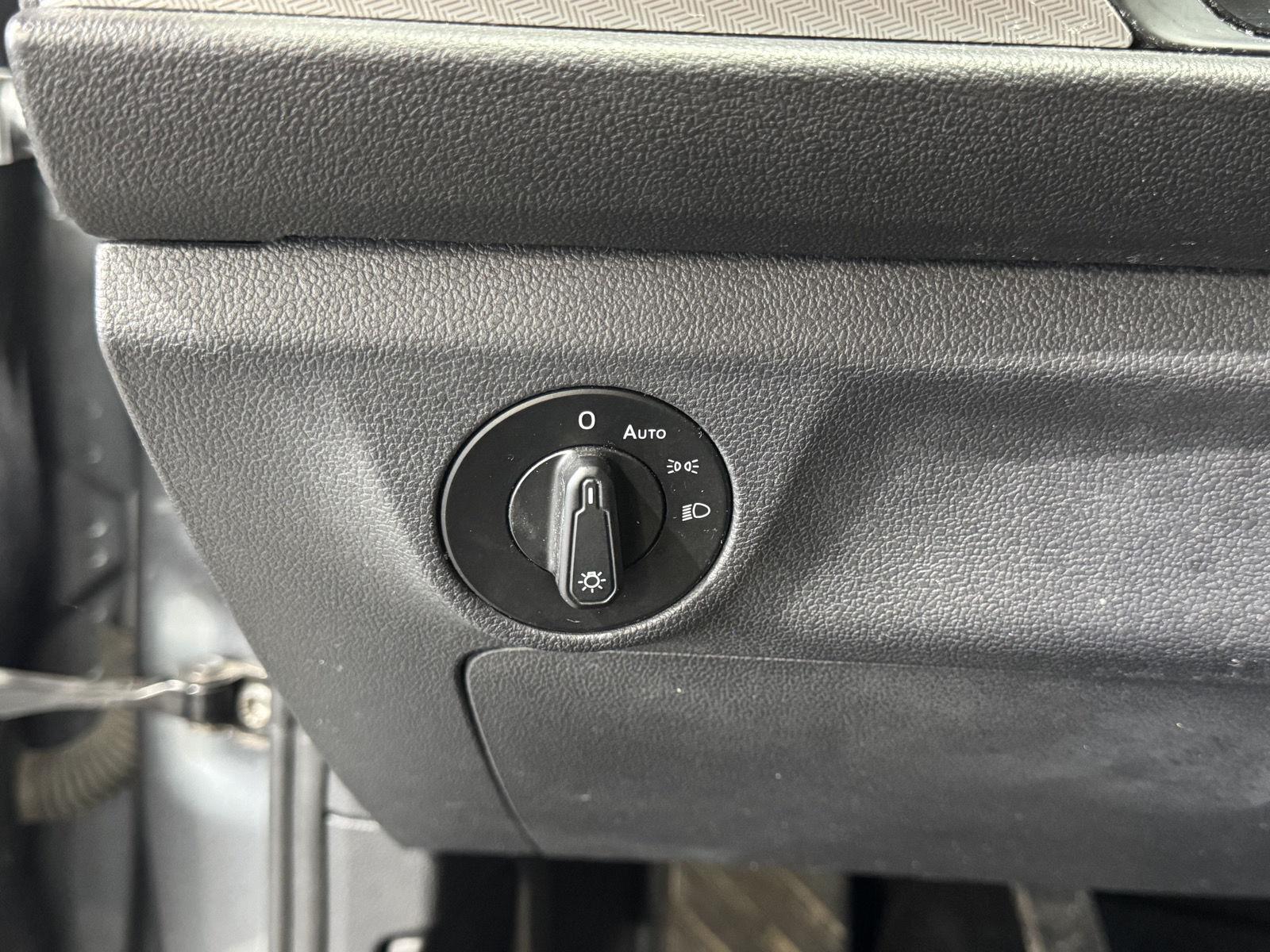 Vehicle photo 15