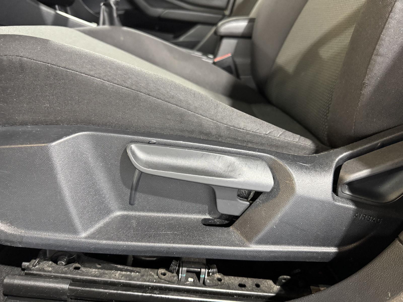 Vehicle photo 18