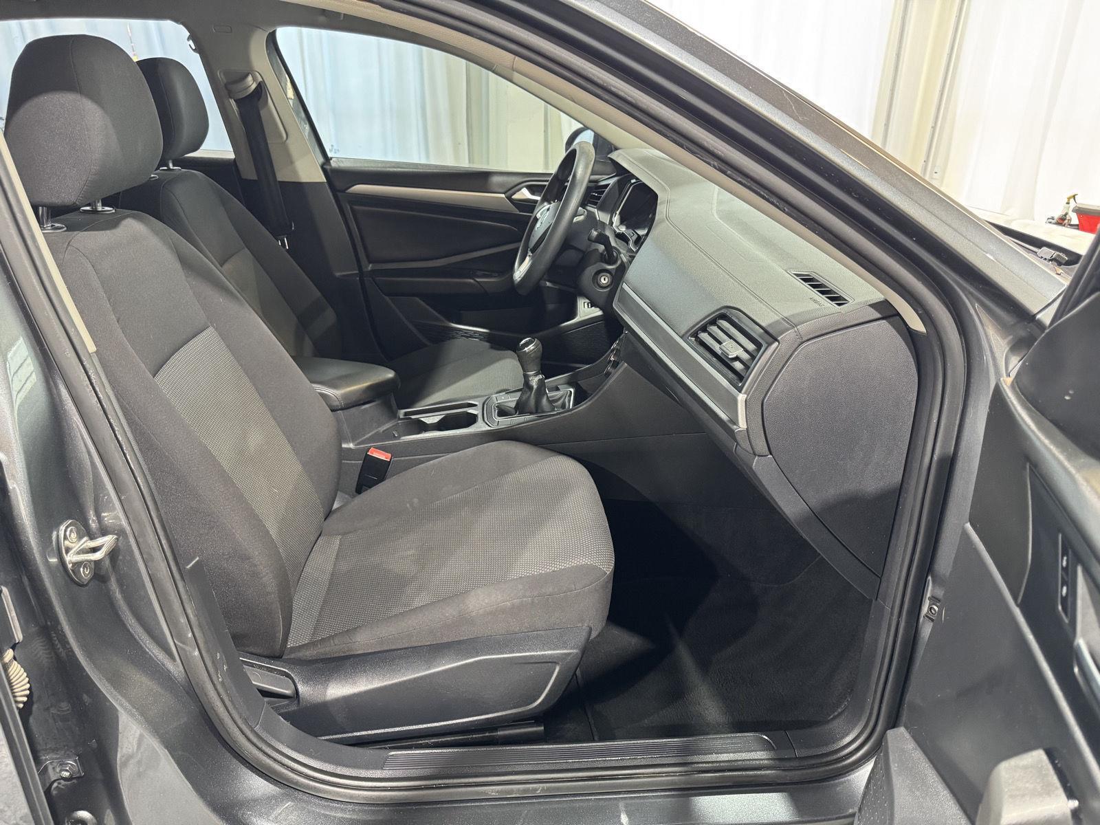 Vehicle photo 22