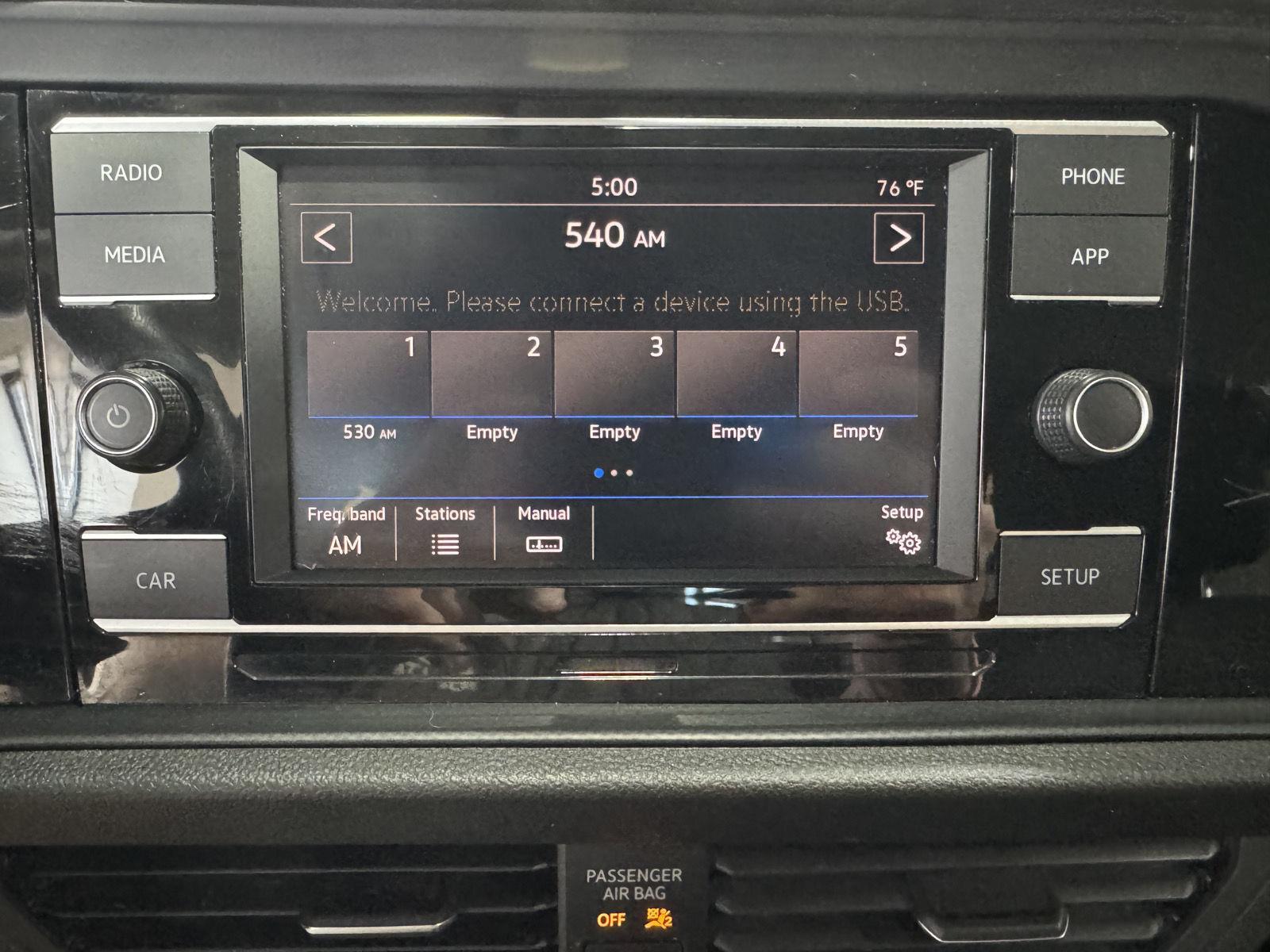 Vehicle photo 30