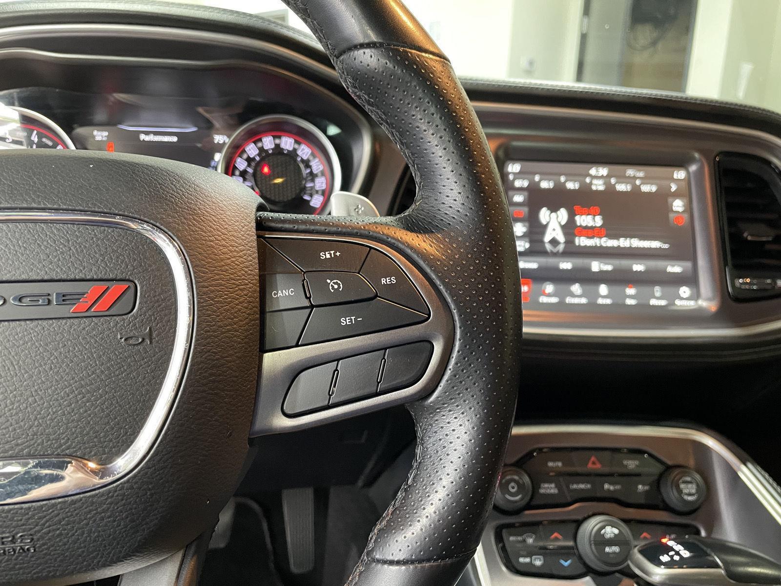 Vehicle photo 14