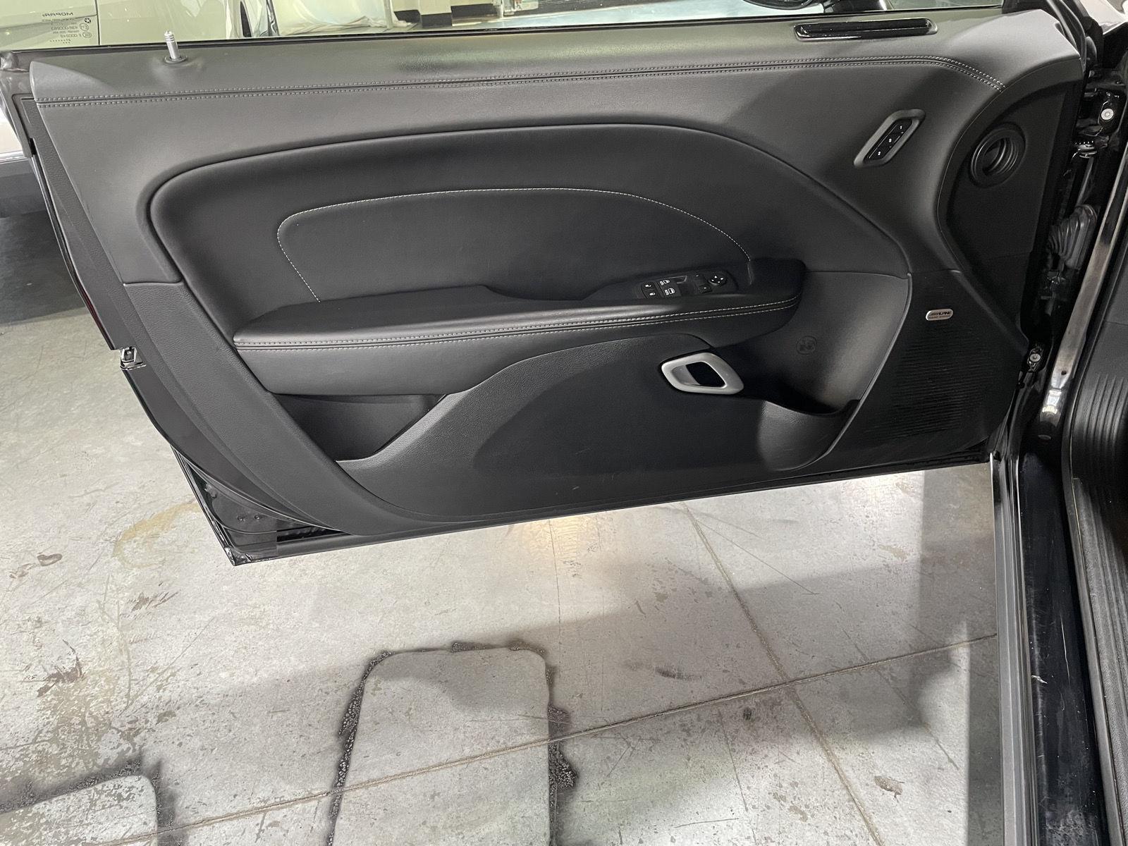 Vehicle photo 18