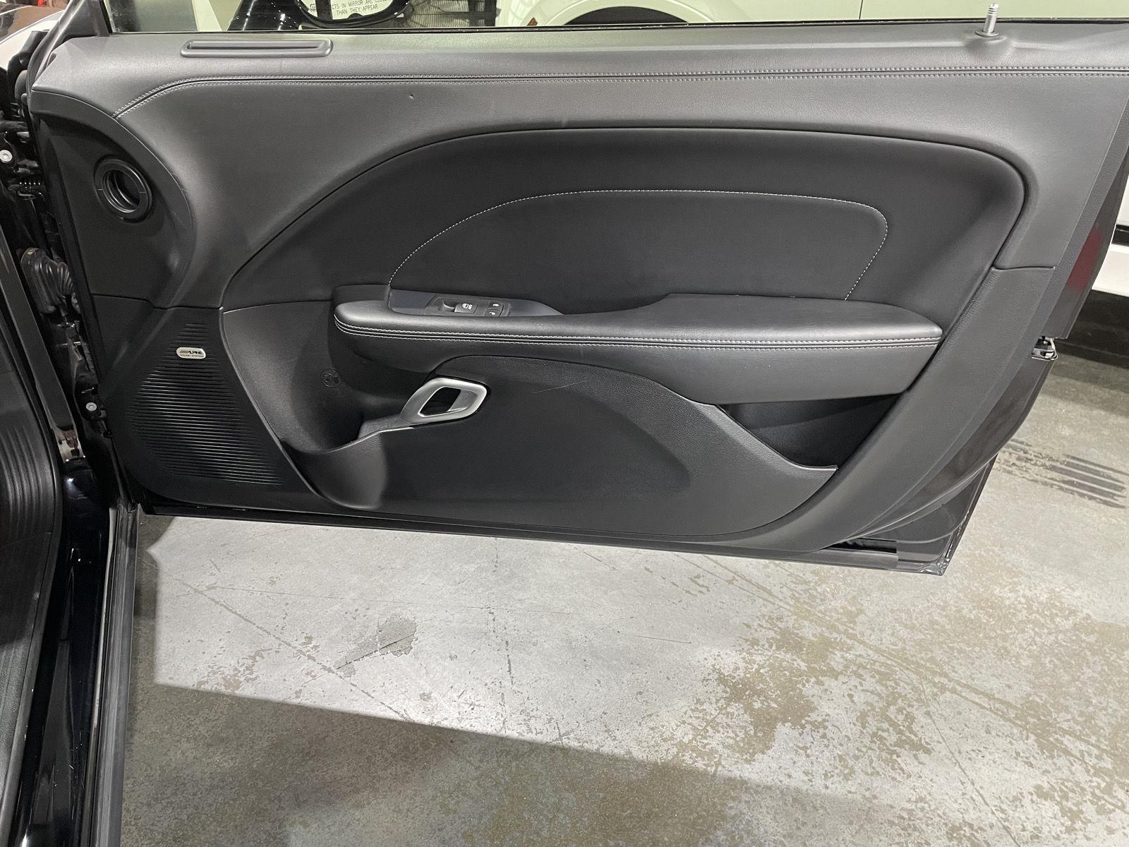 Vehicle photo 22