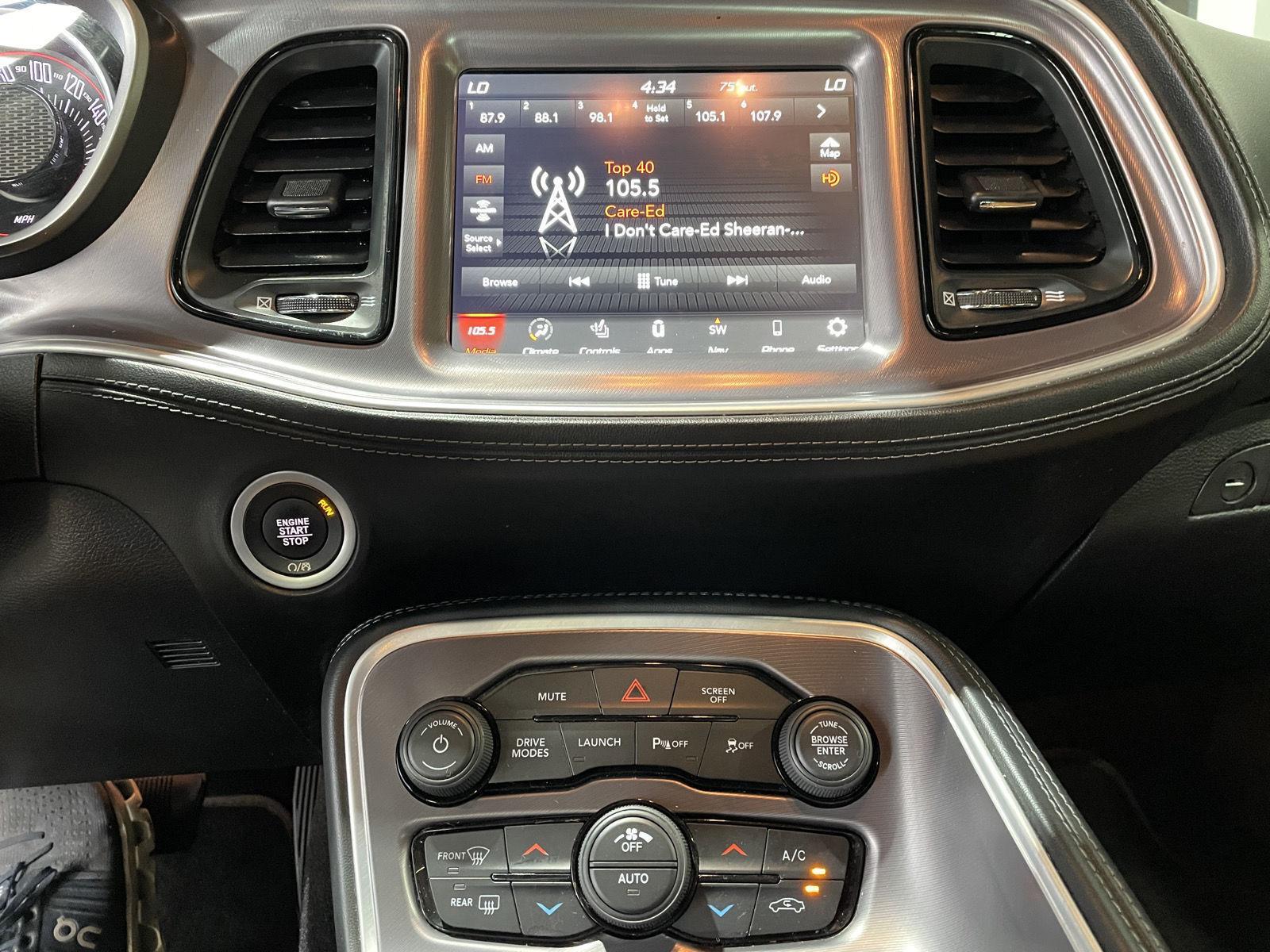 Vehicle photo 23