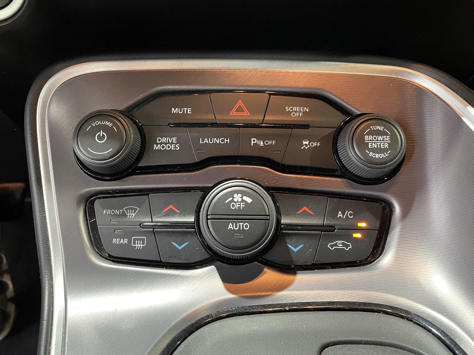 Vehicle photo 25