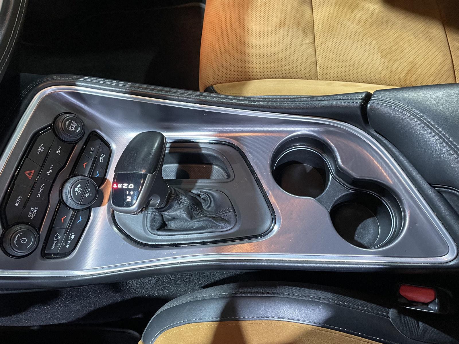 Vehicle photo 26