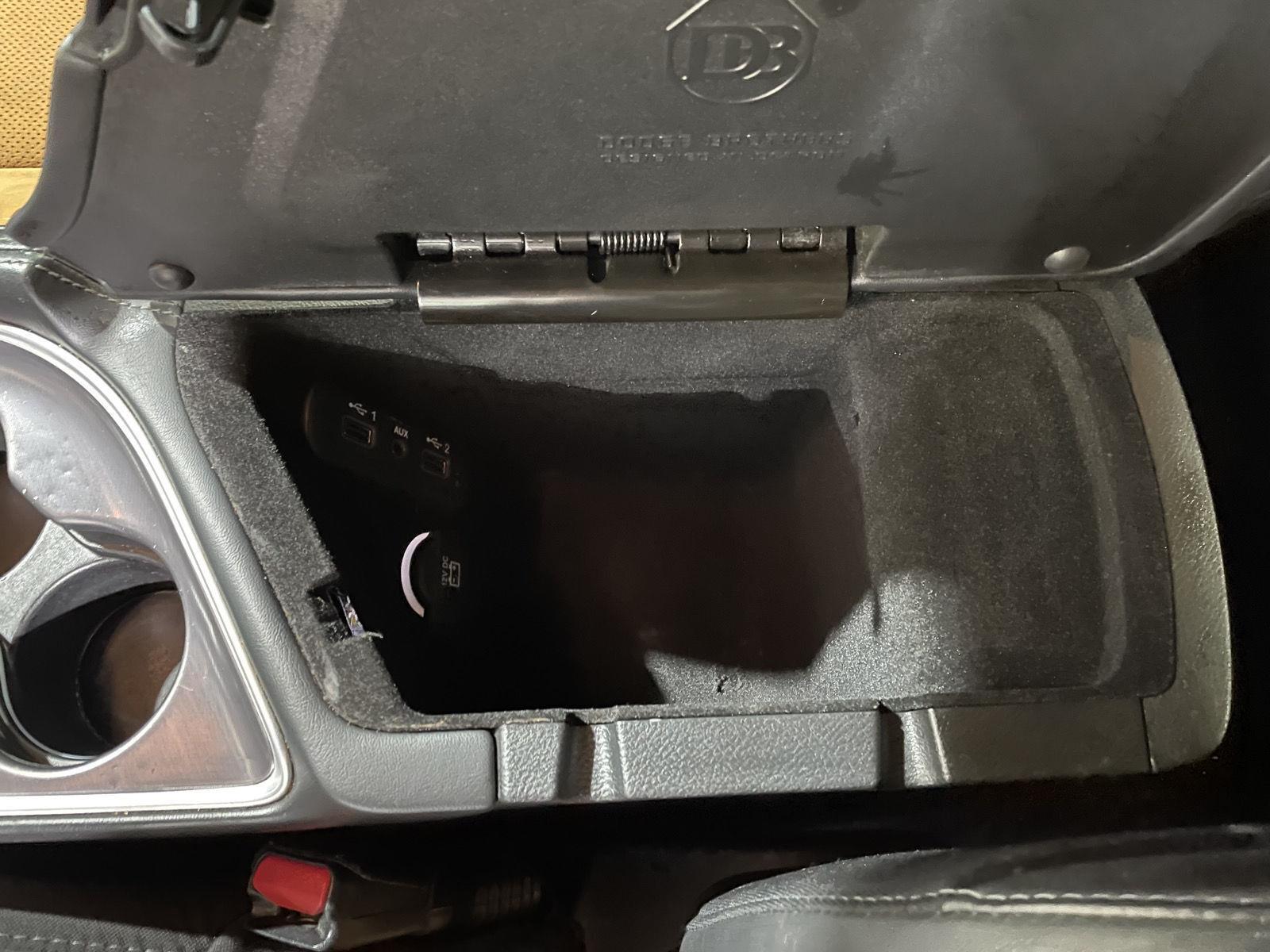 Vehicle photo 27