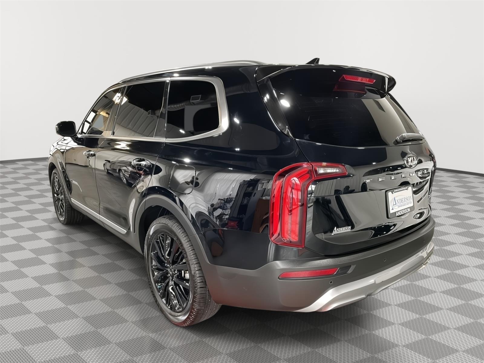 Vehicle photo 10