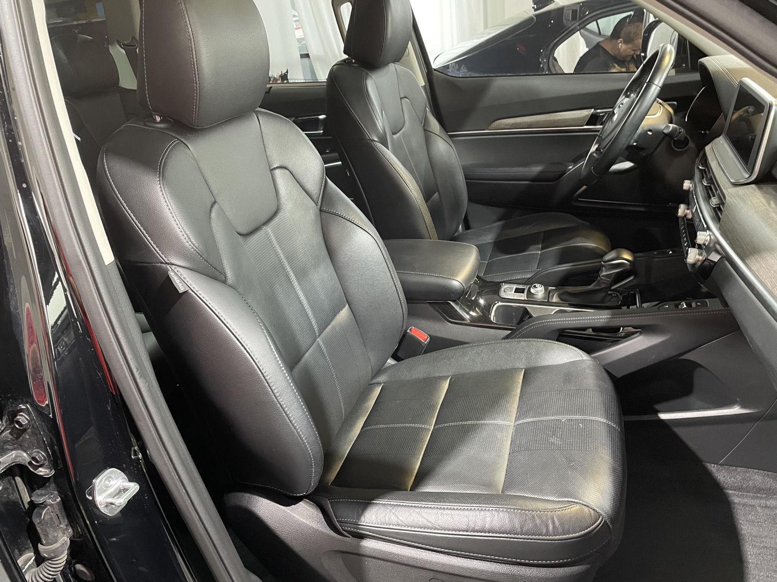 Vehicle photo 24