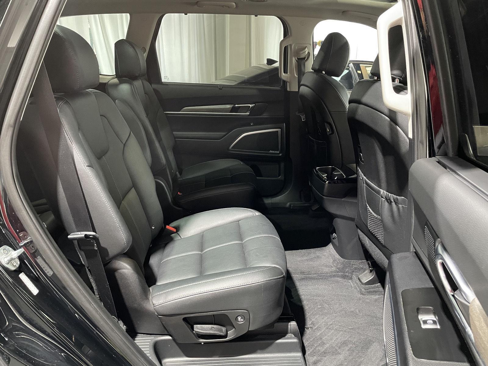 Vehicle photo 27