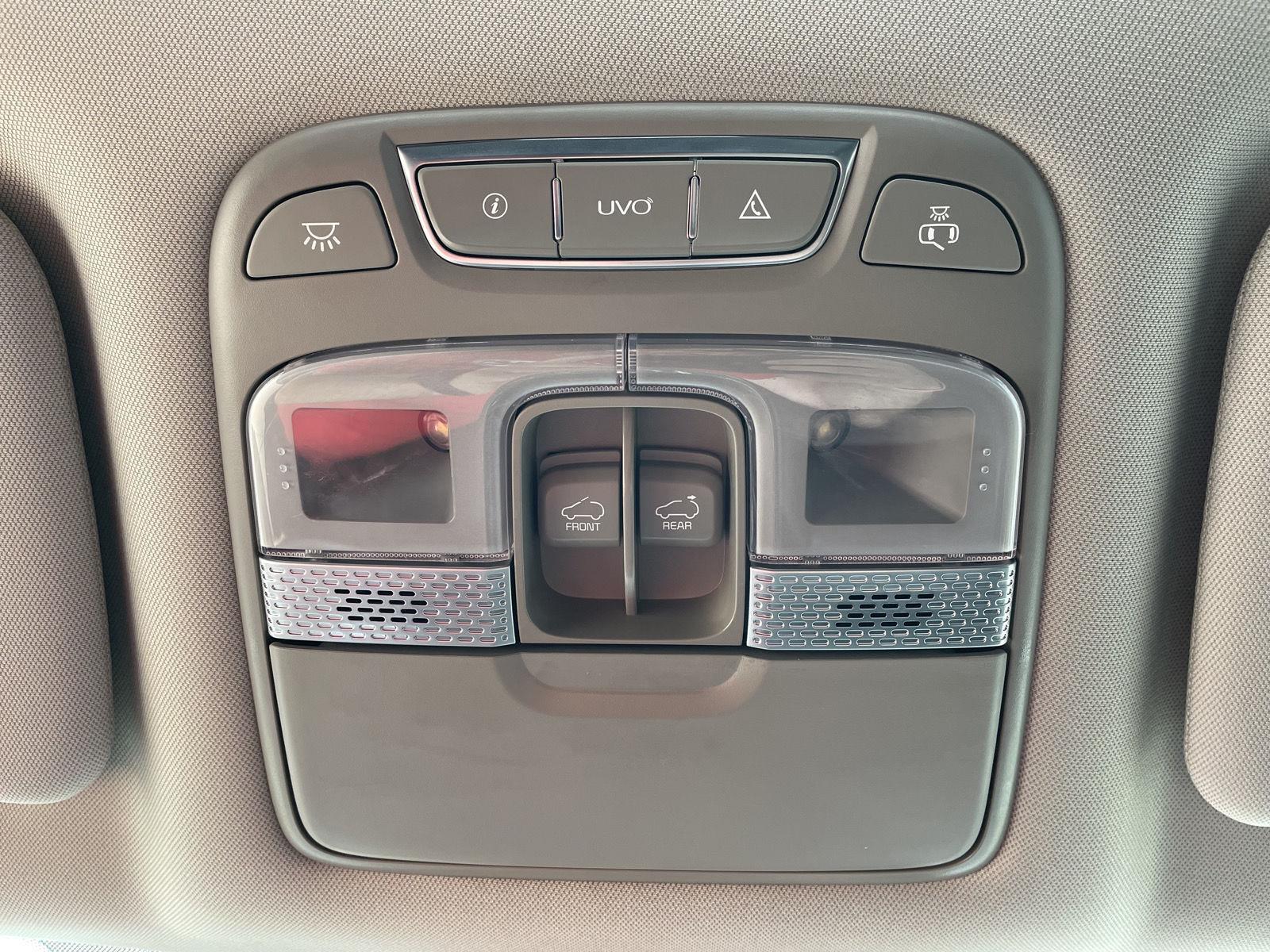 Vehicle photo 32