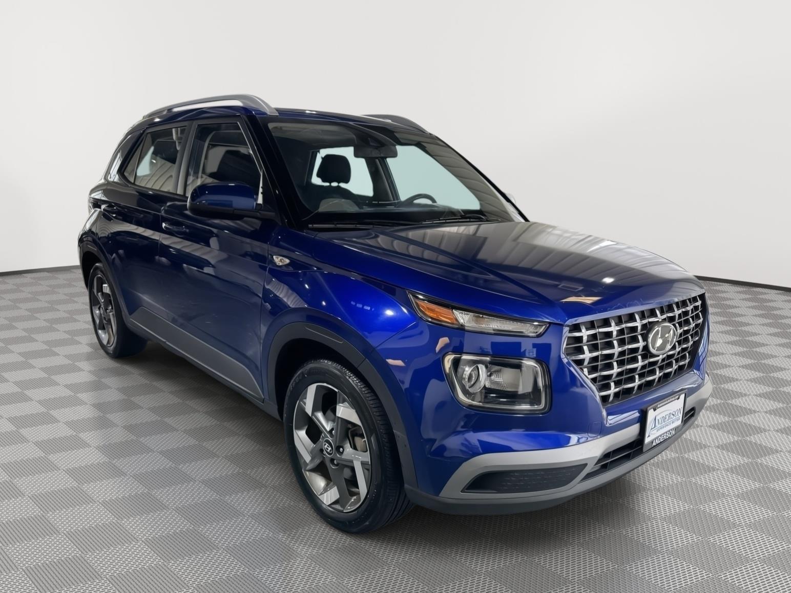 Vehicle photo 6