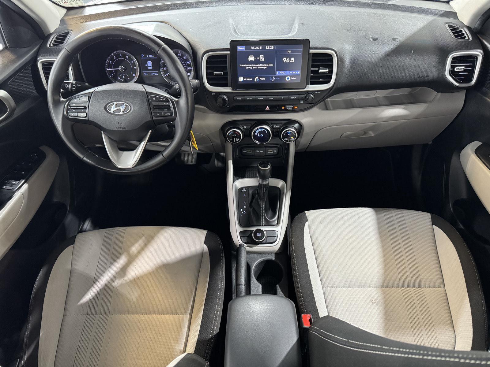 Vehicle photo 21