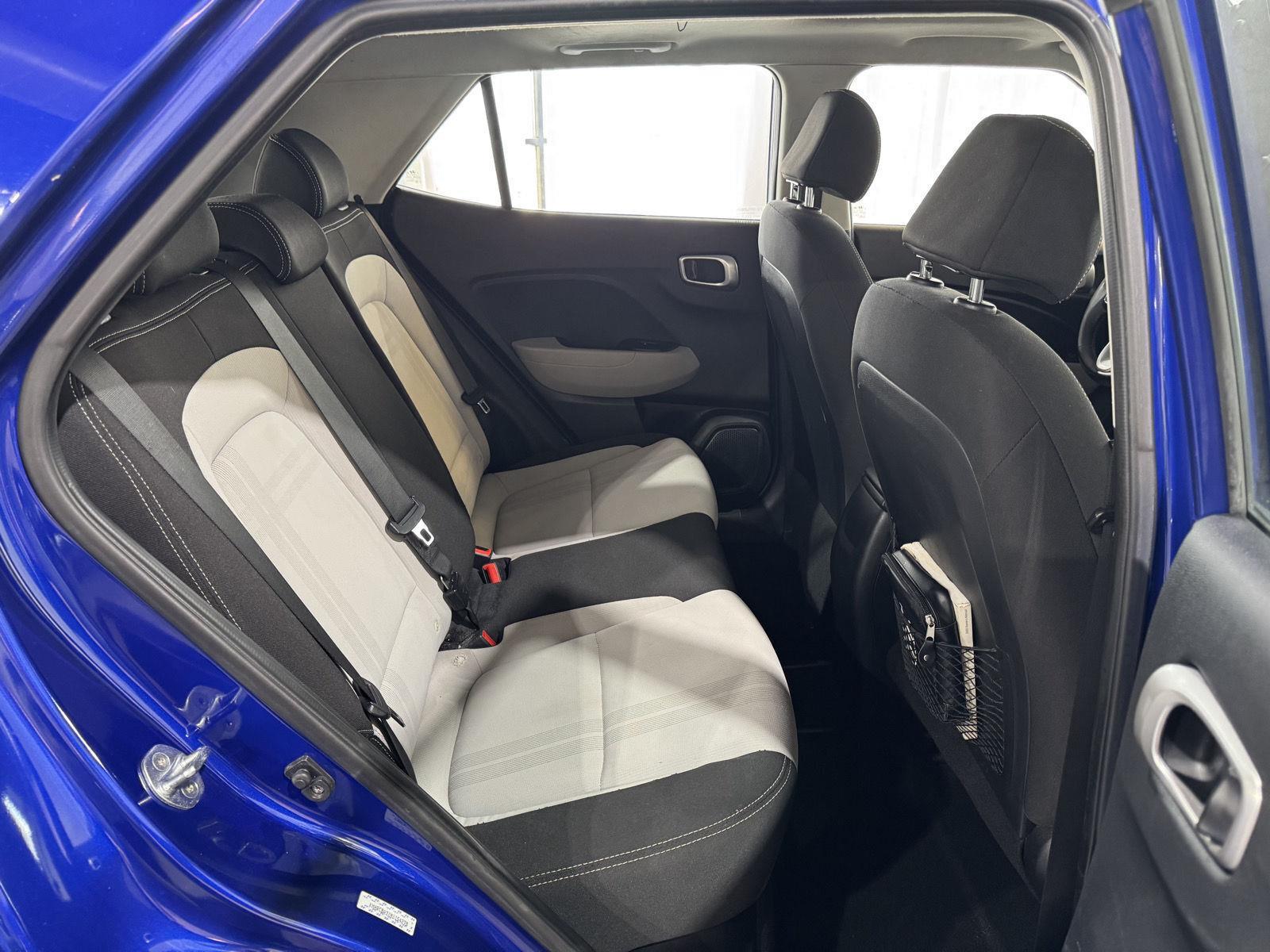 Vehicle photo 28