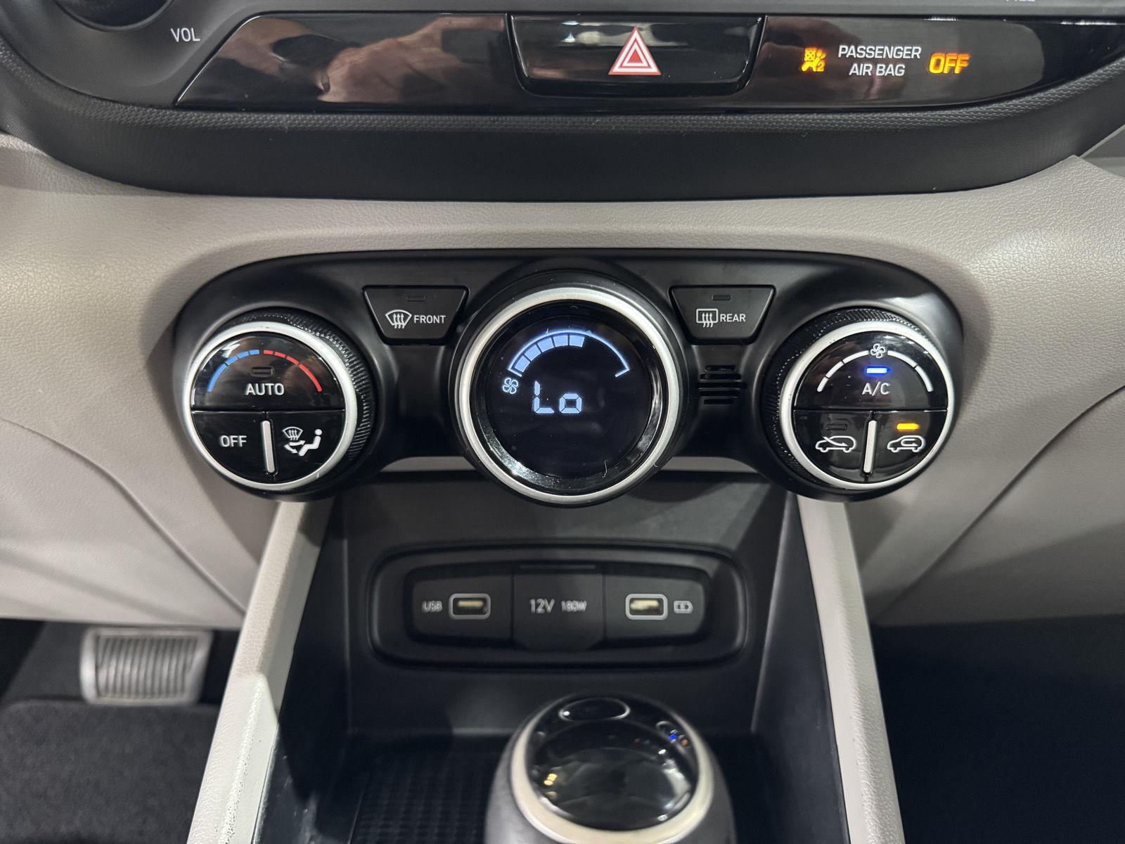 Vehicle photo 32