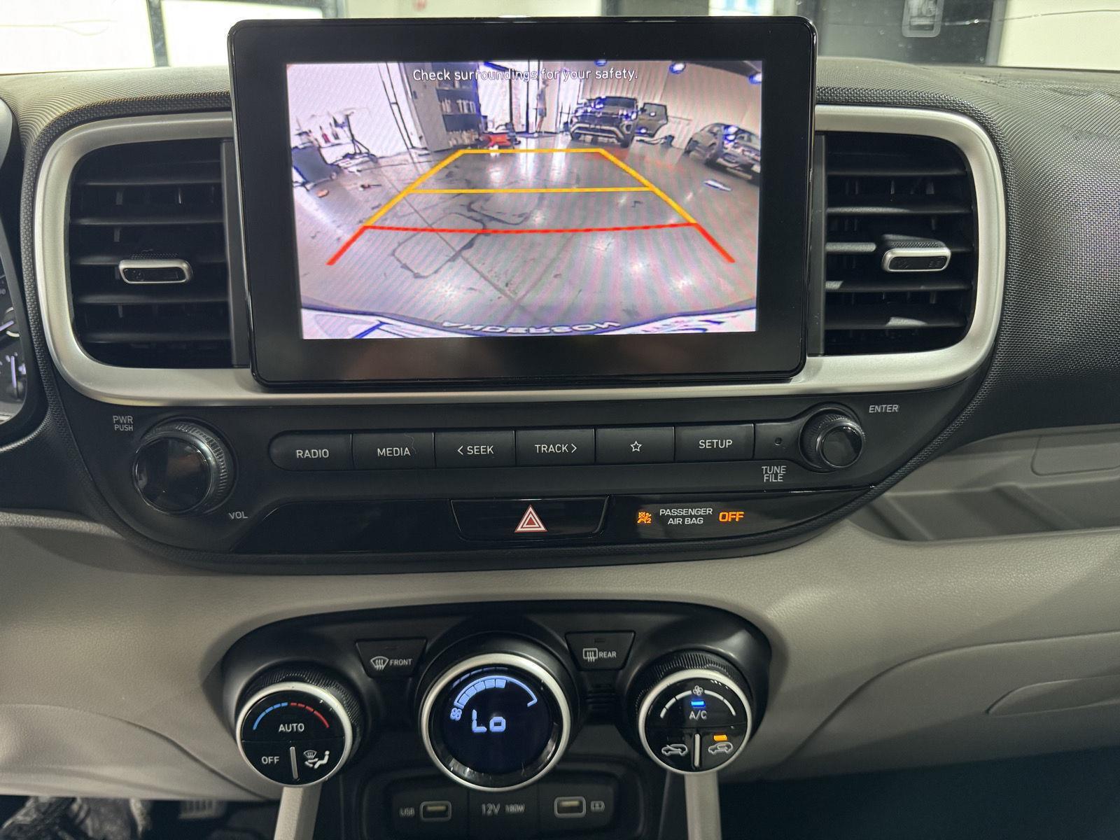 Vehicle photo 33