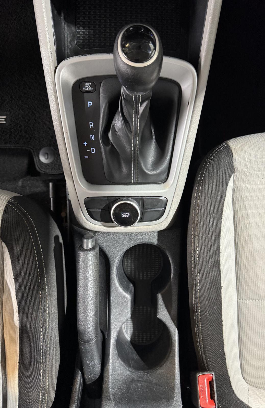 Vehicle photo 34