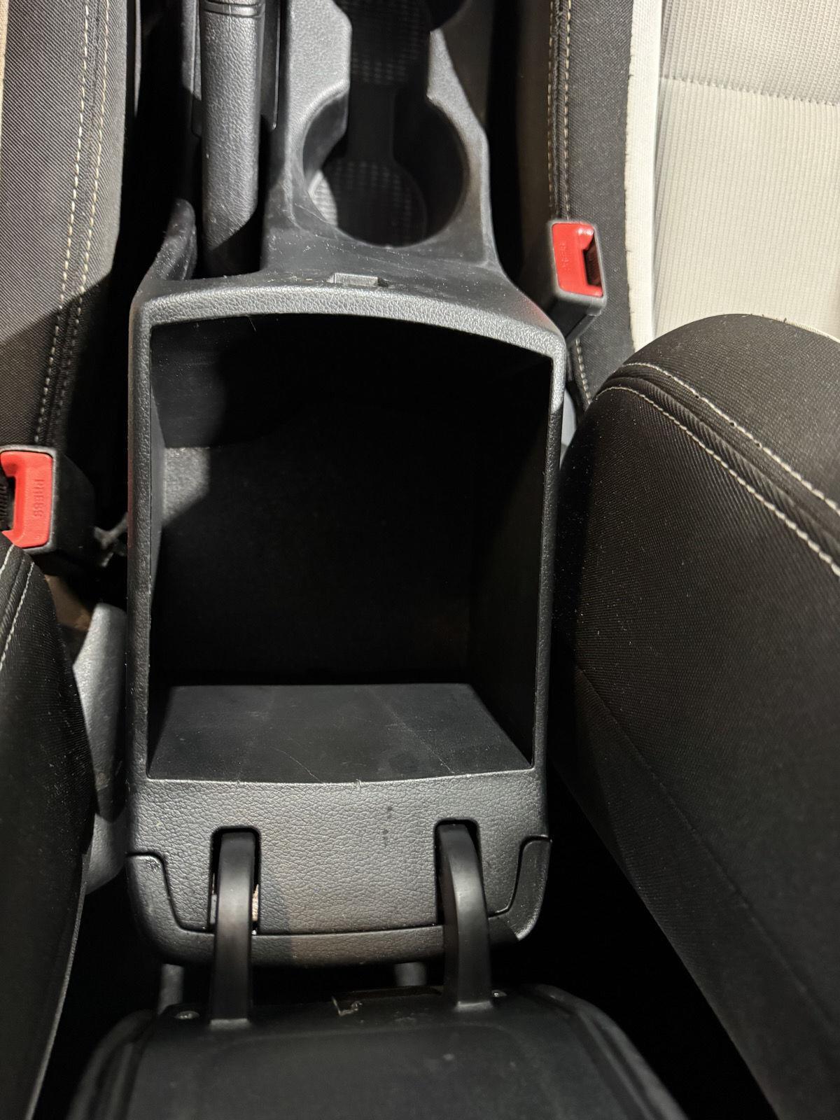 Vehicle photo 37