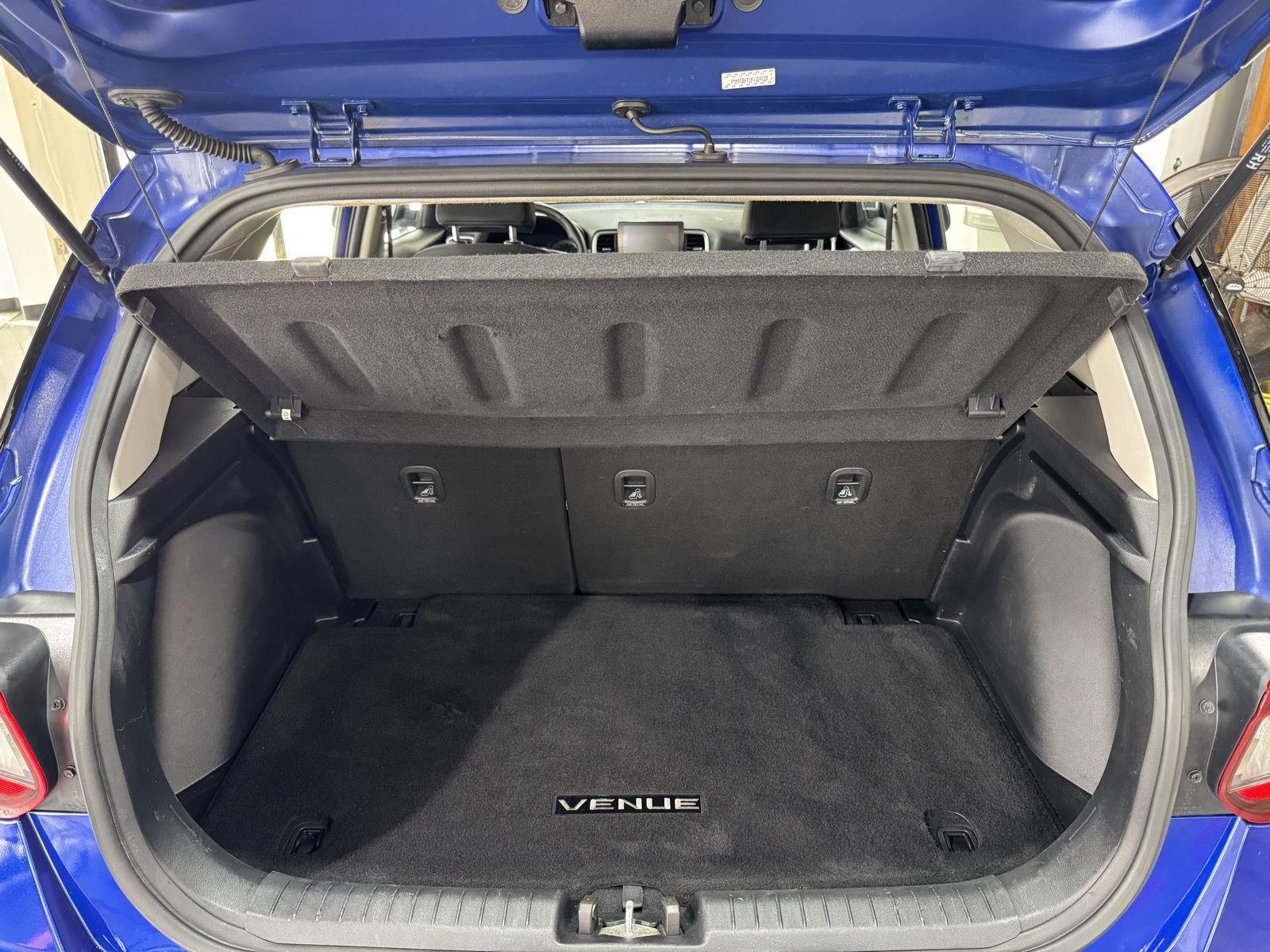 Vehicle photo 41