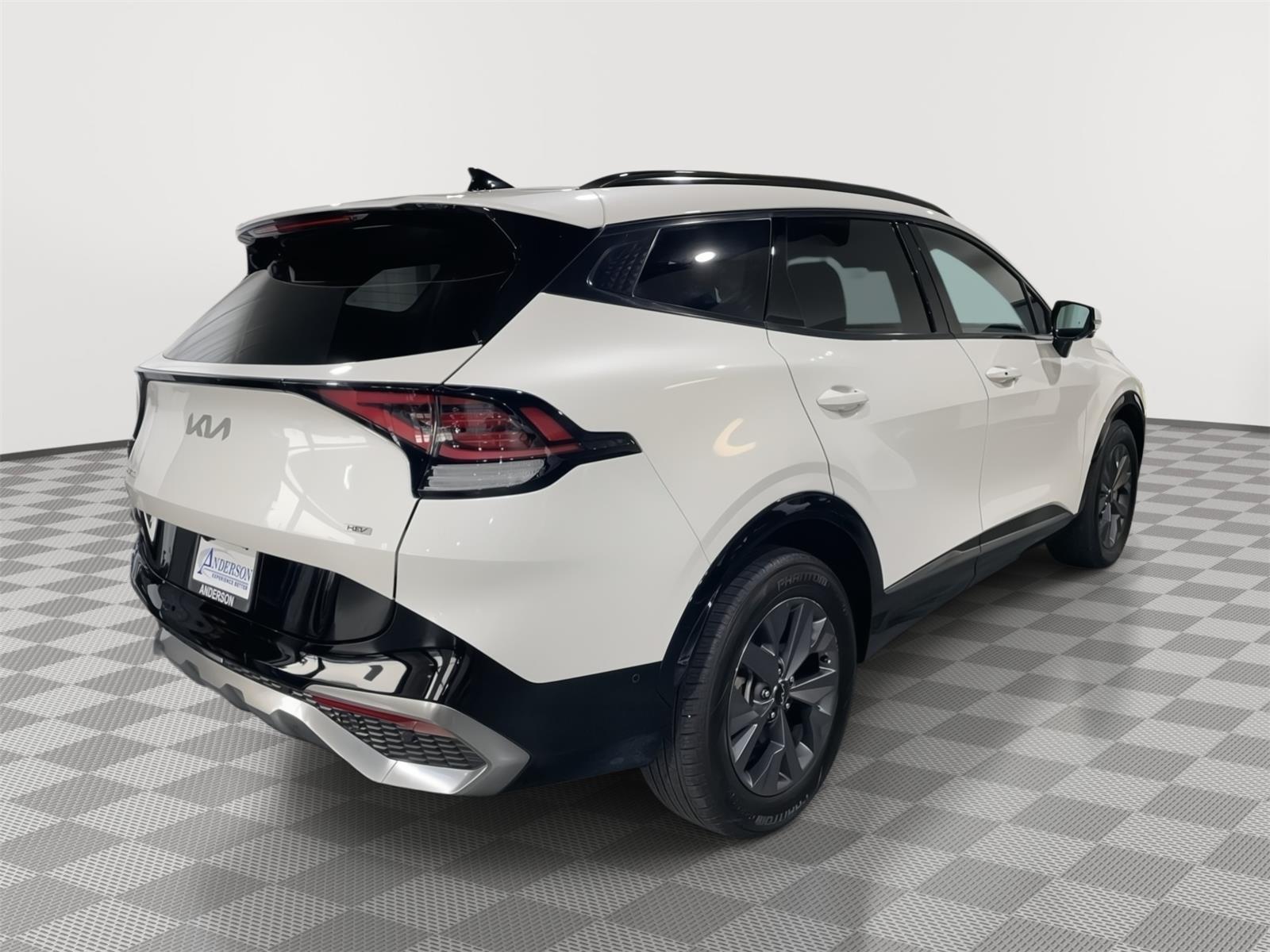 Vehicle photo 7