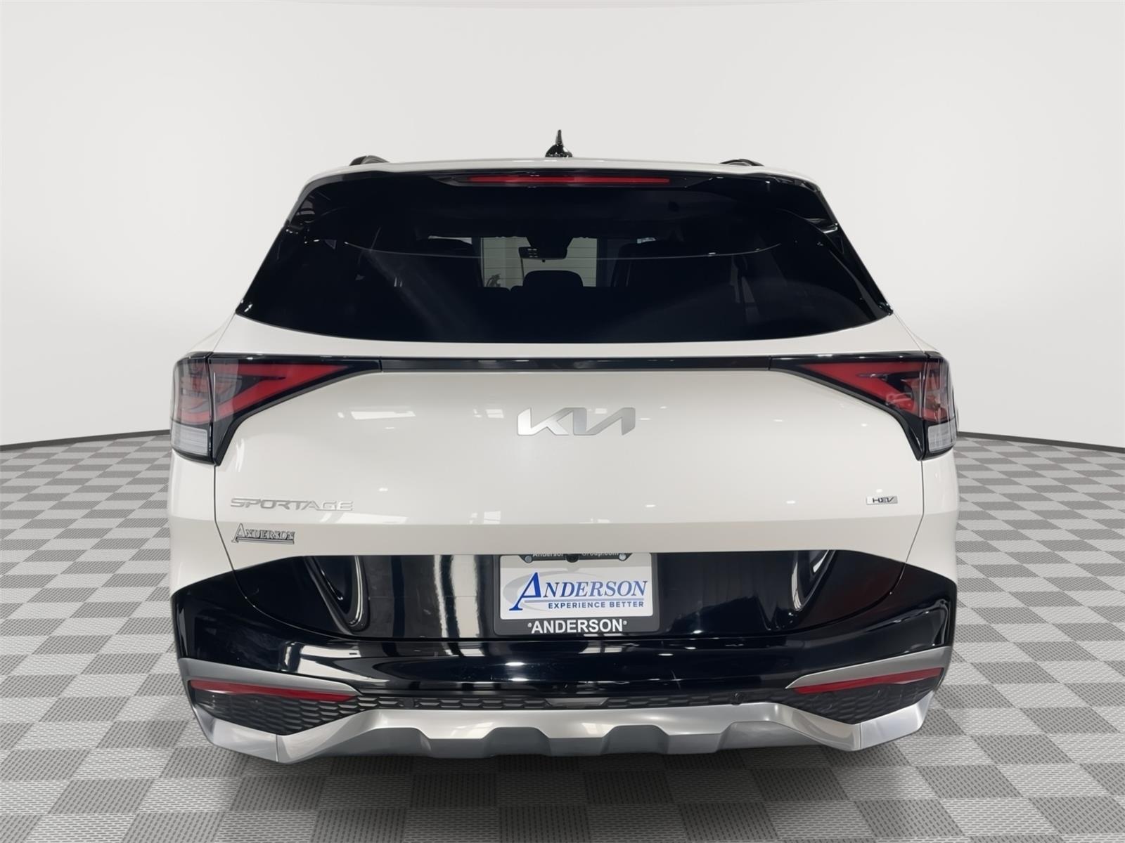 Vehicle photo 8