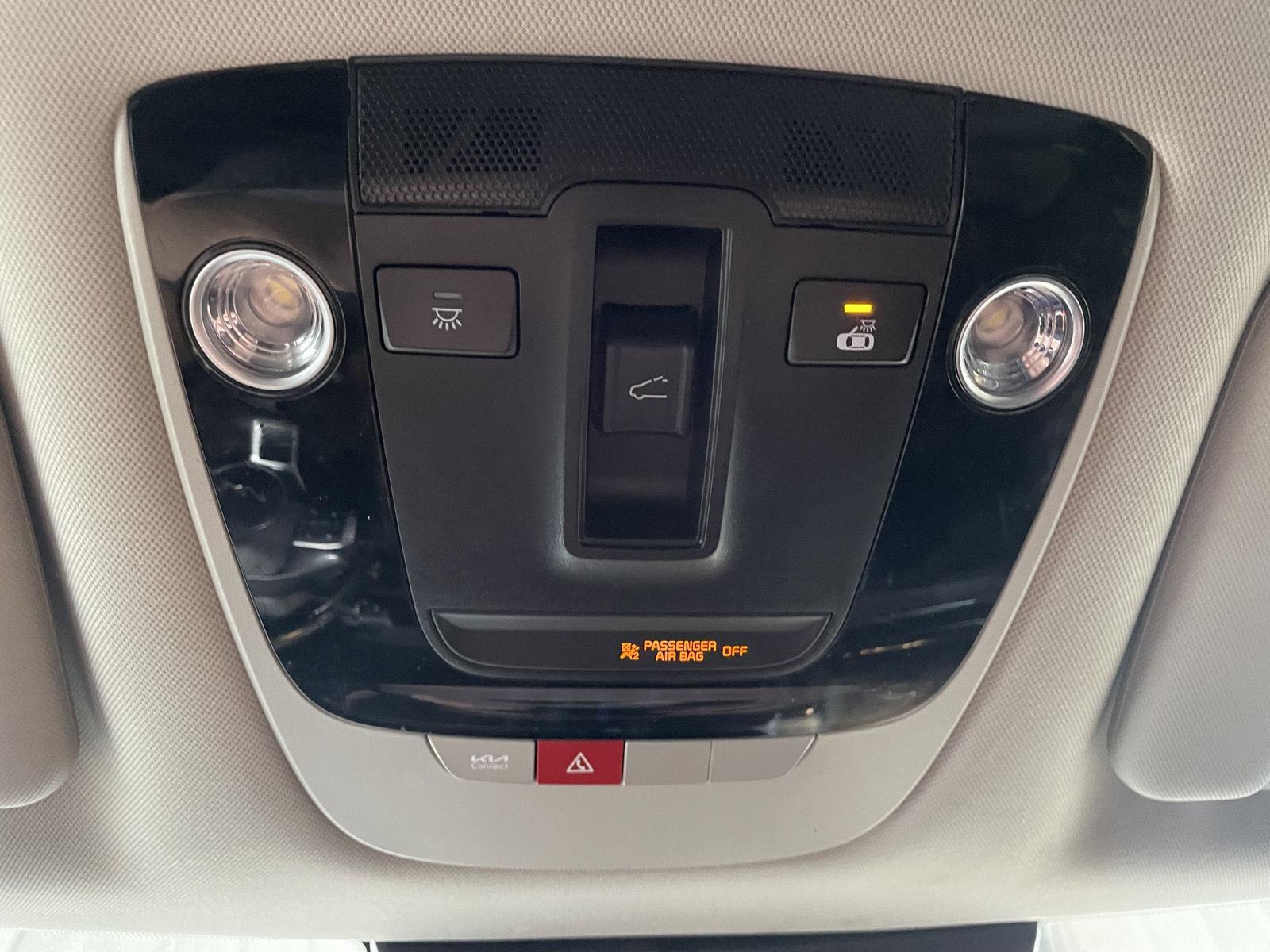 Vehicle photo 28