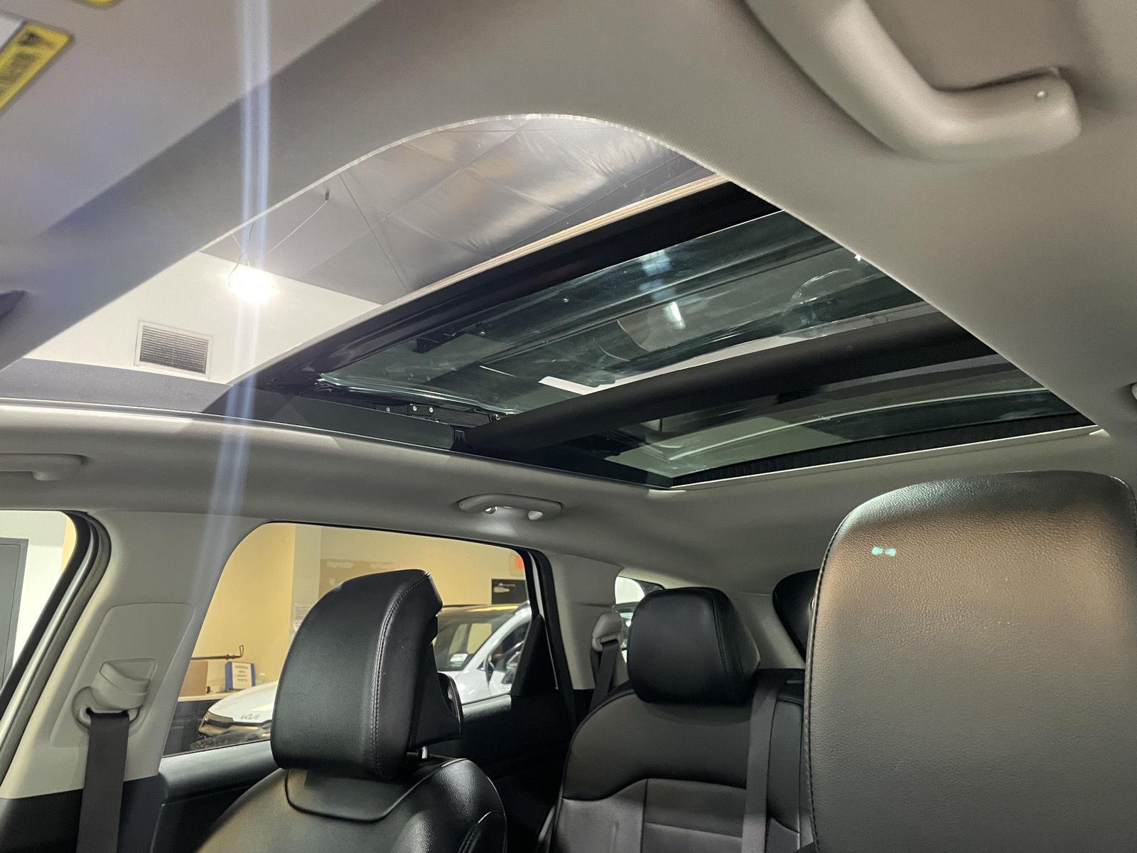 Vehicle photo 29