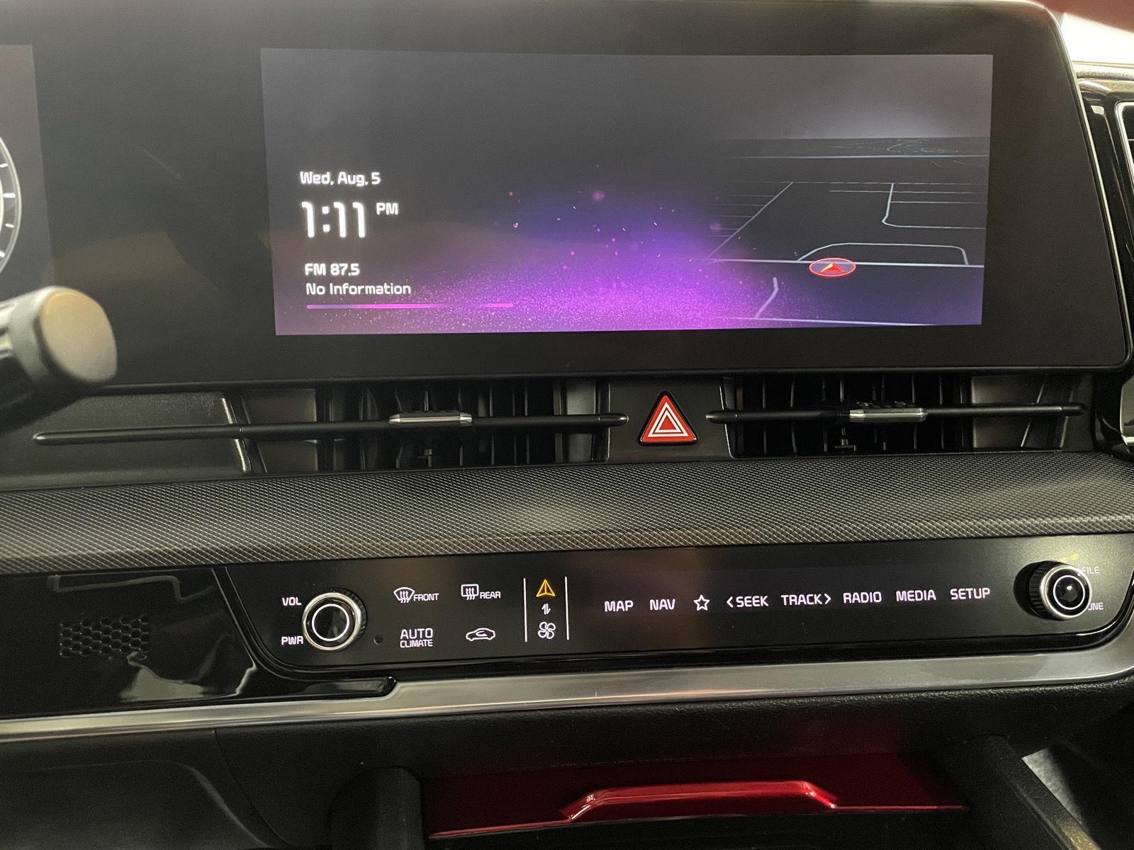 Vehicle photo 30