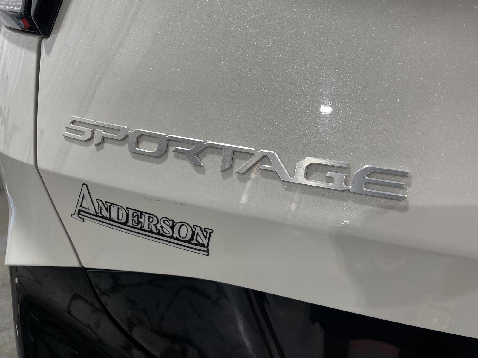 Vehicle photo 43