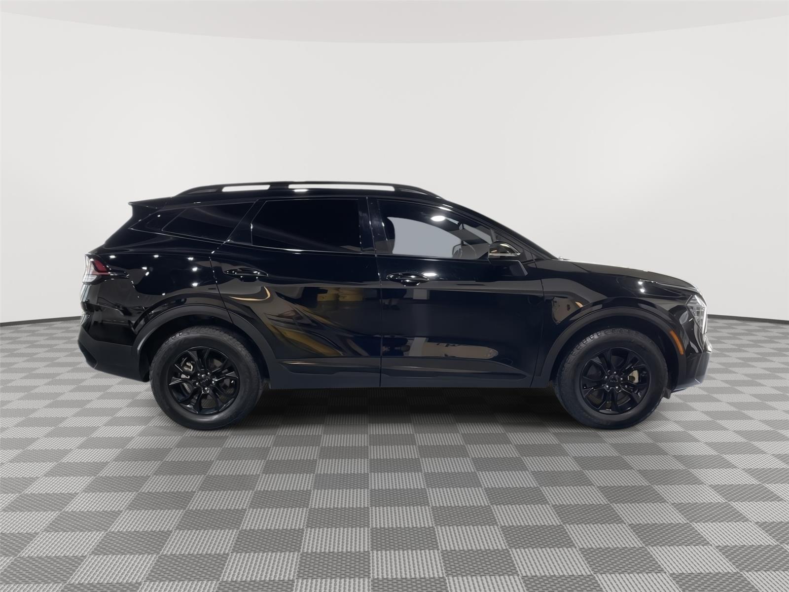 Vehicle photo 5