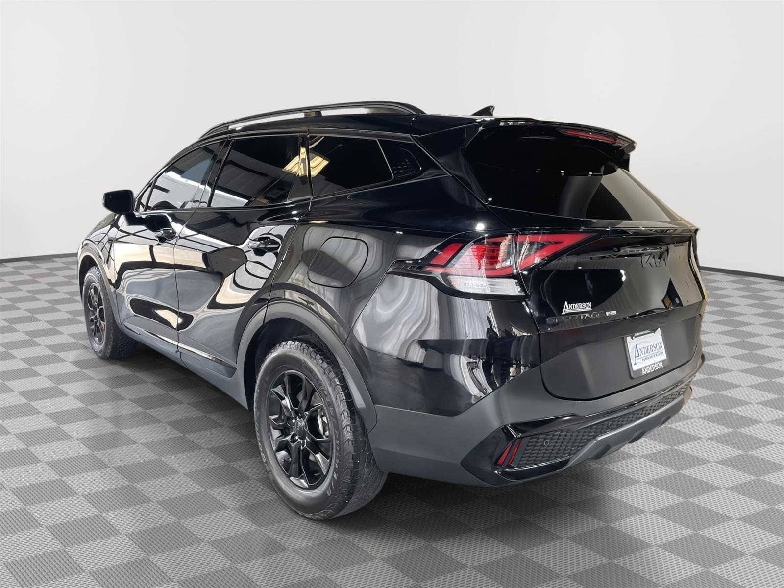 Vehicle photo 8