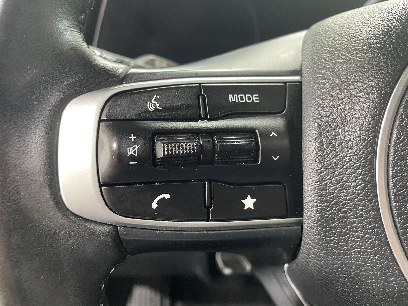 Vehicle photo 14