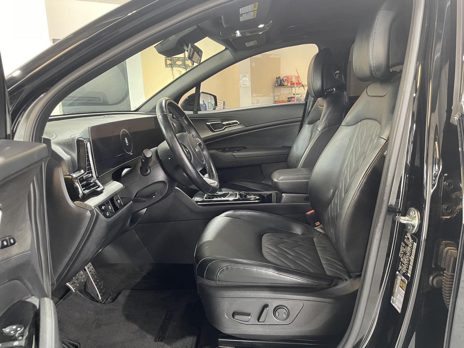 Vehicle photo 17