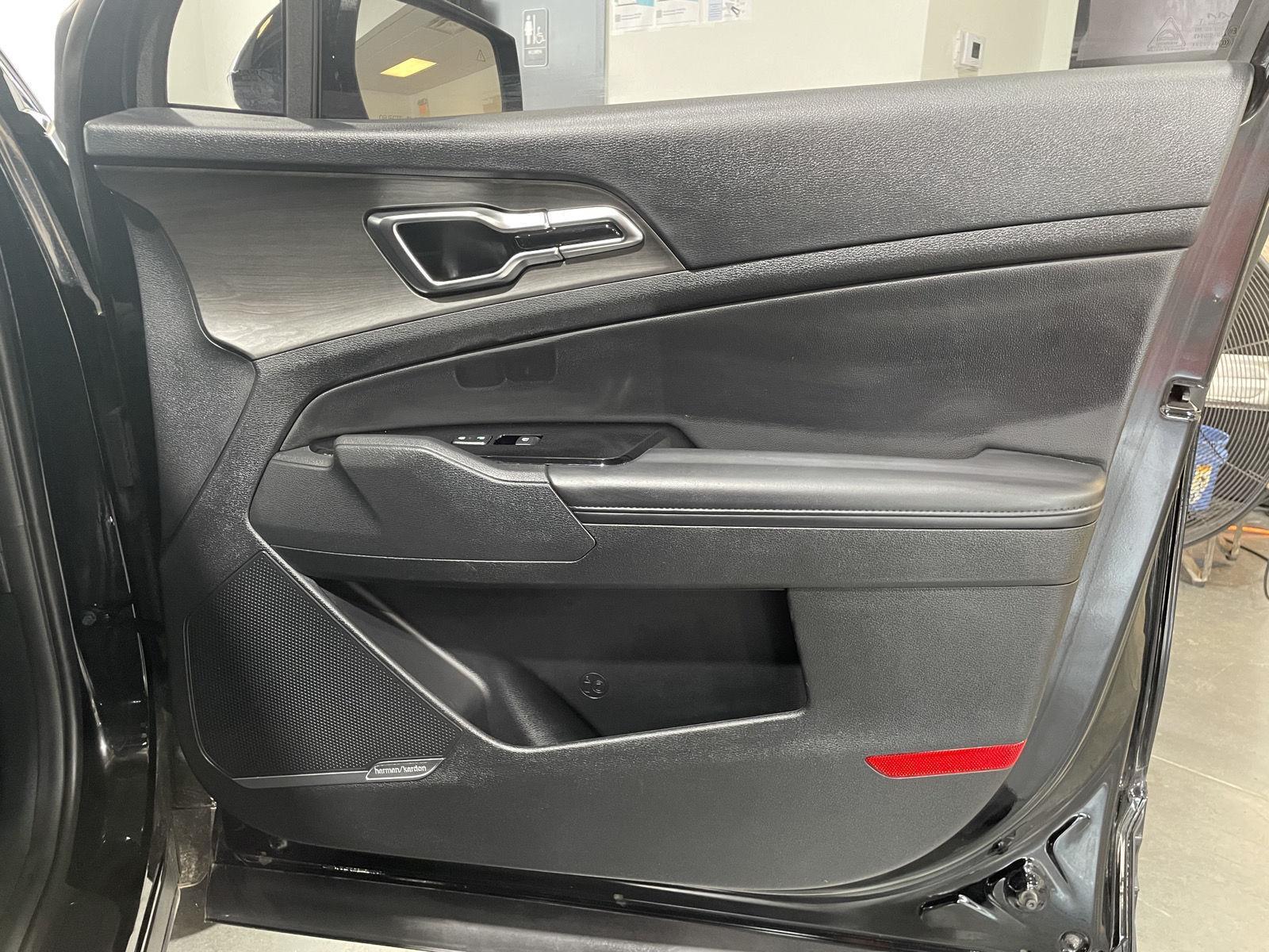Vehicle photo 22