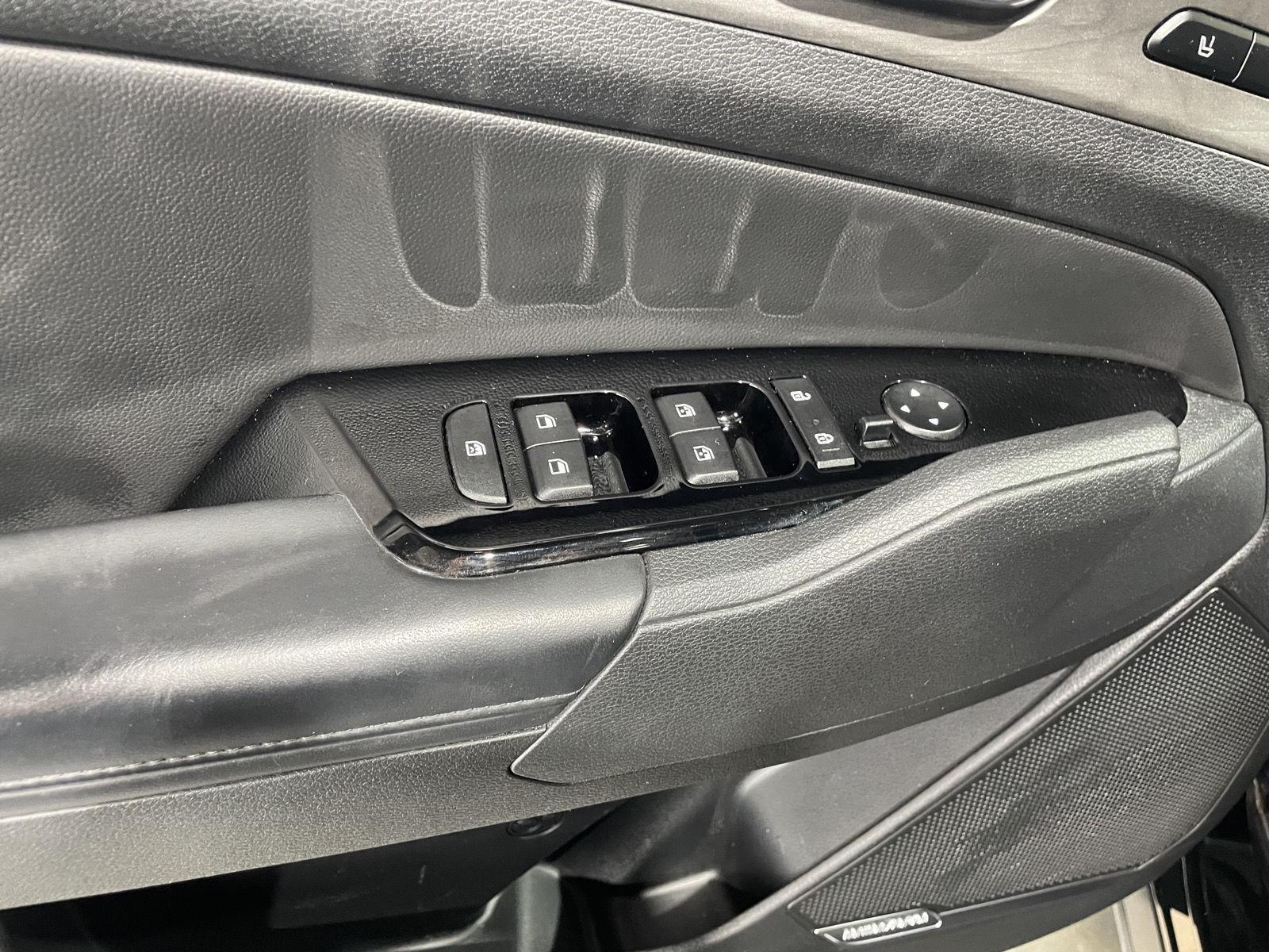 Vehicle photo 36